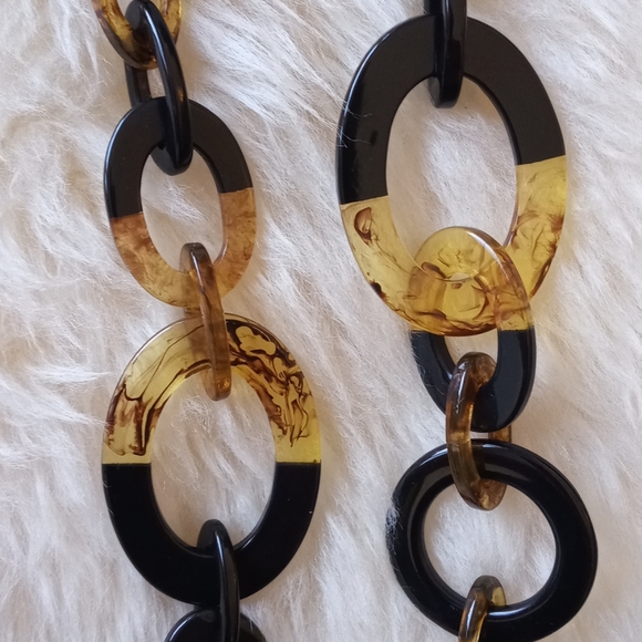 Turtoise Chunky Link Necklace - Picture 3 of 3